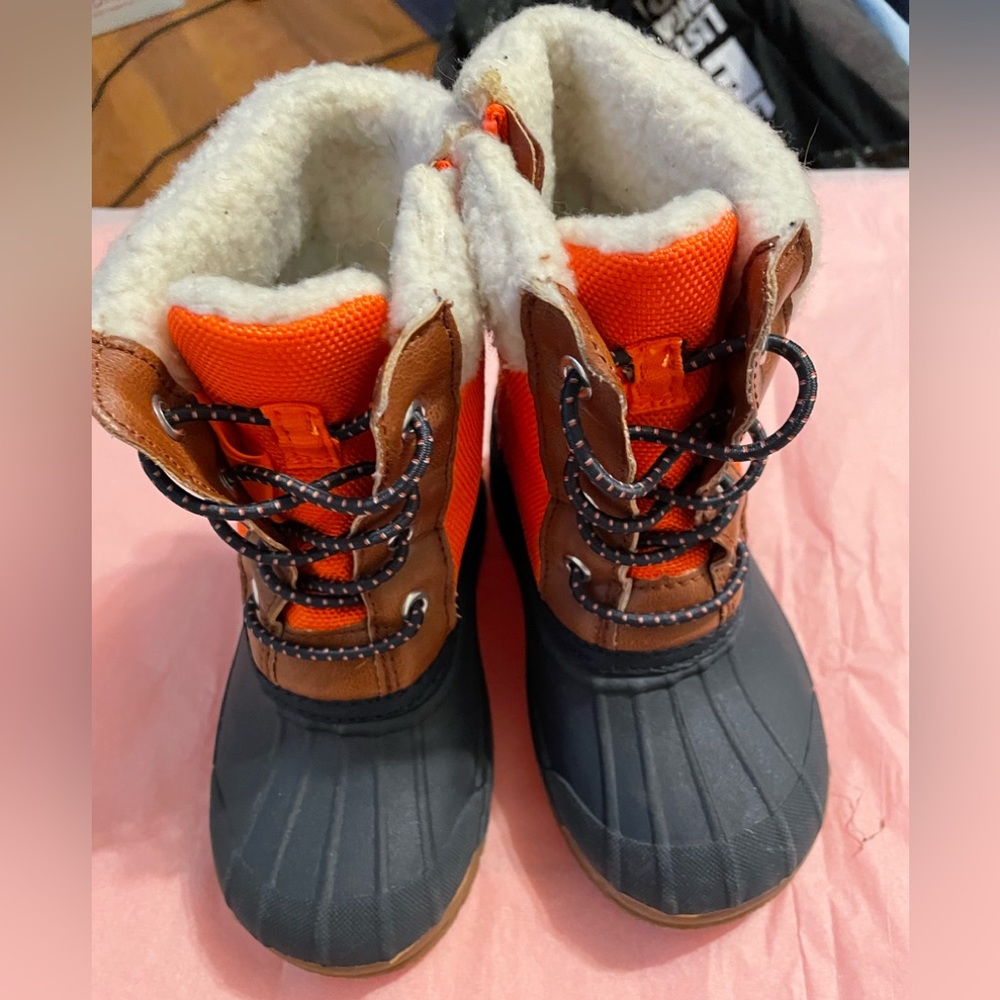 Osh Kosh winter boots - size 8